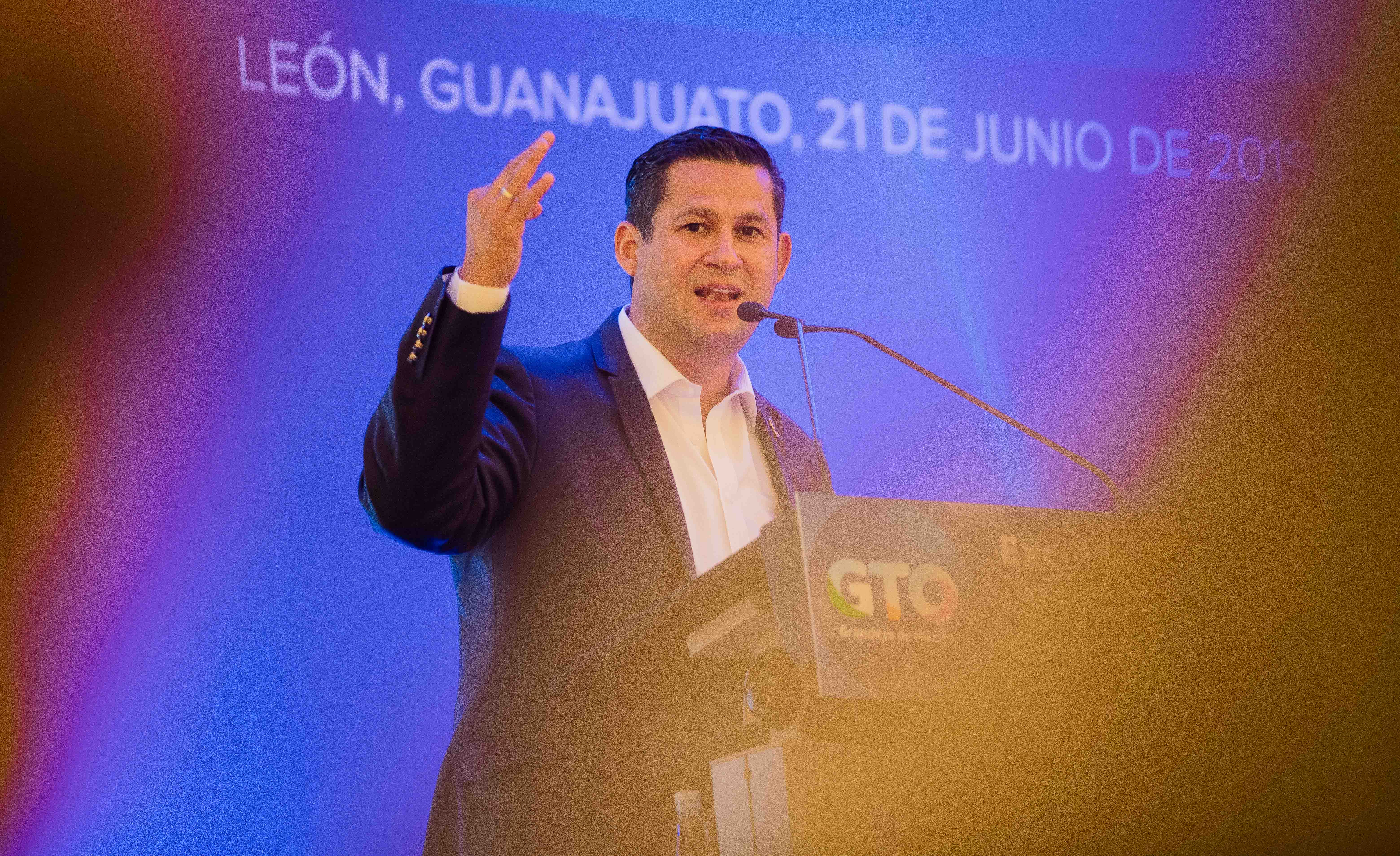 Avala gobernador aprobaciones de leyes en el Congreso