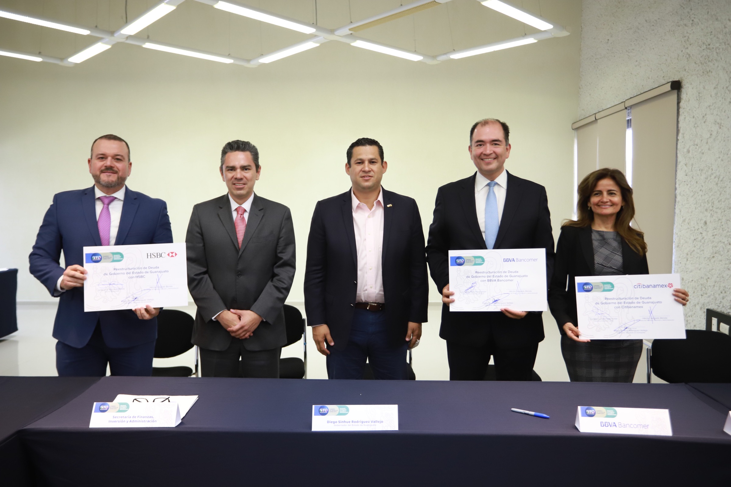 Gobierno estatal renegocia deuda con bancos y bajarla