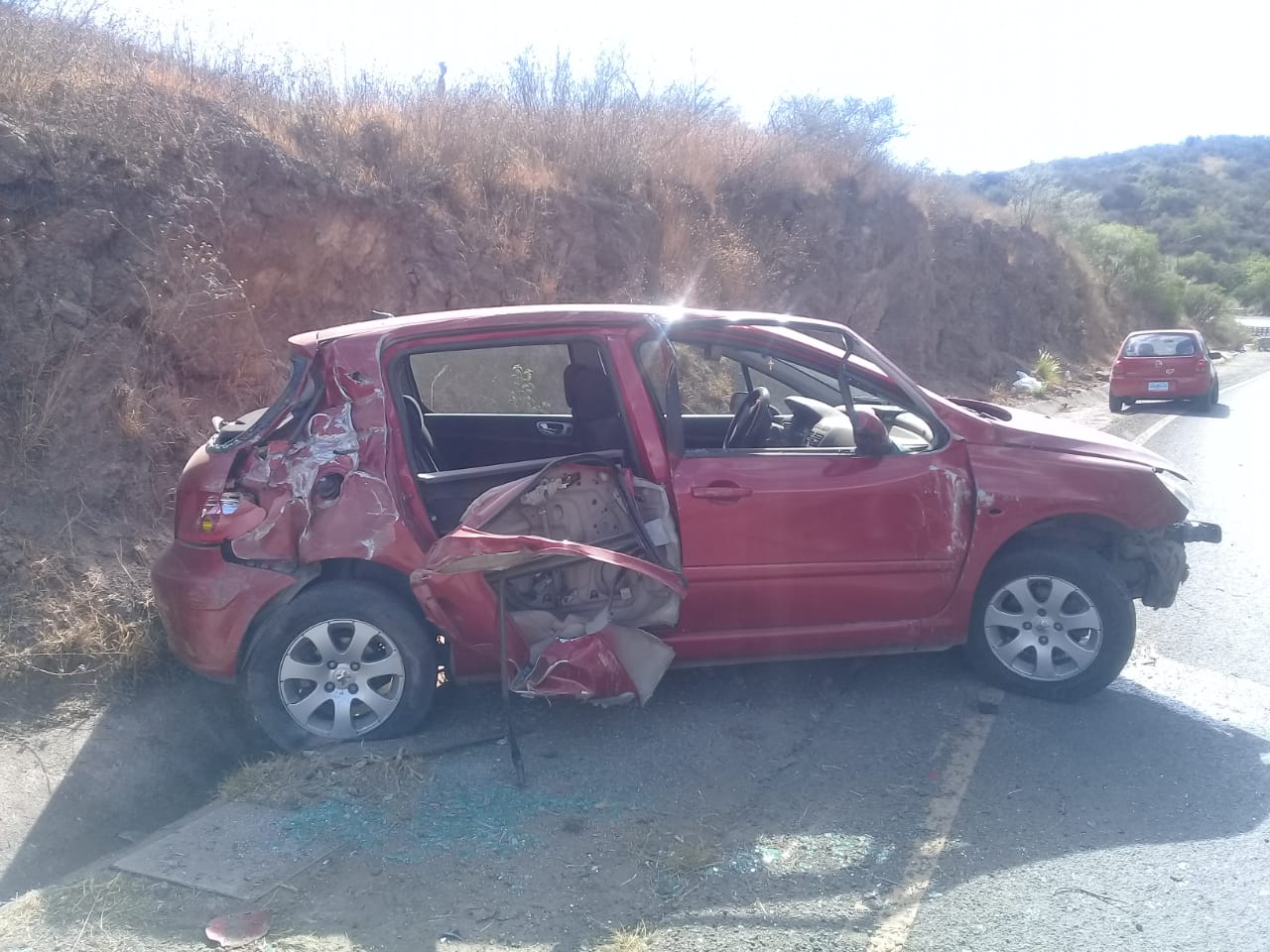 Se sale vehículo de la carretera
