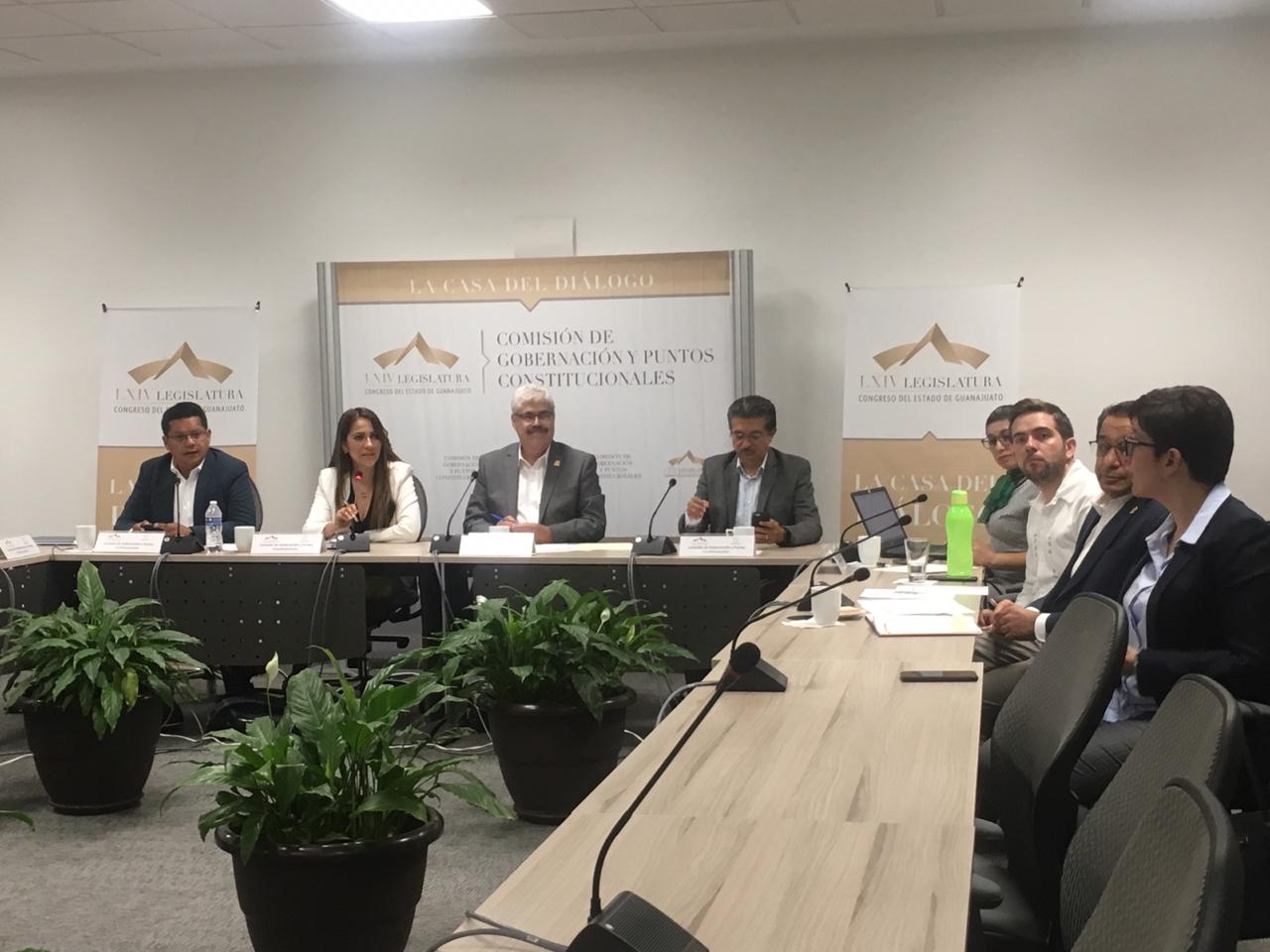 Conocen diputados perfiles para el contralor interno de la Fiscalía
