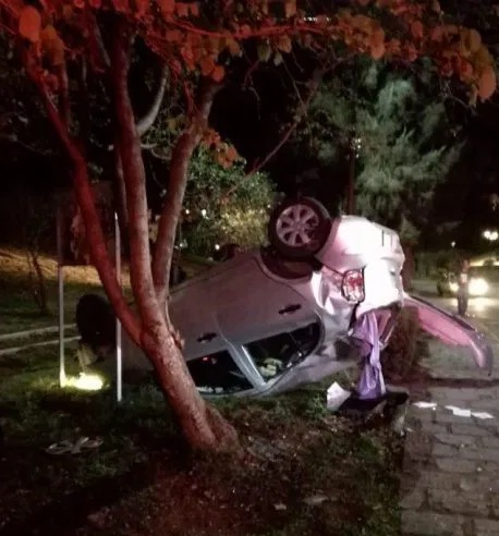 Resulta mujer lesionada en volcadura en los Pastitos