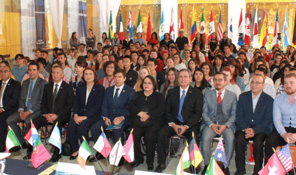 UG da la bienvenida a estudiantes de otras universidades del mundo