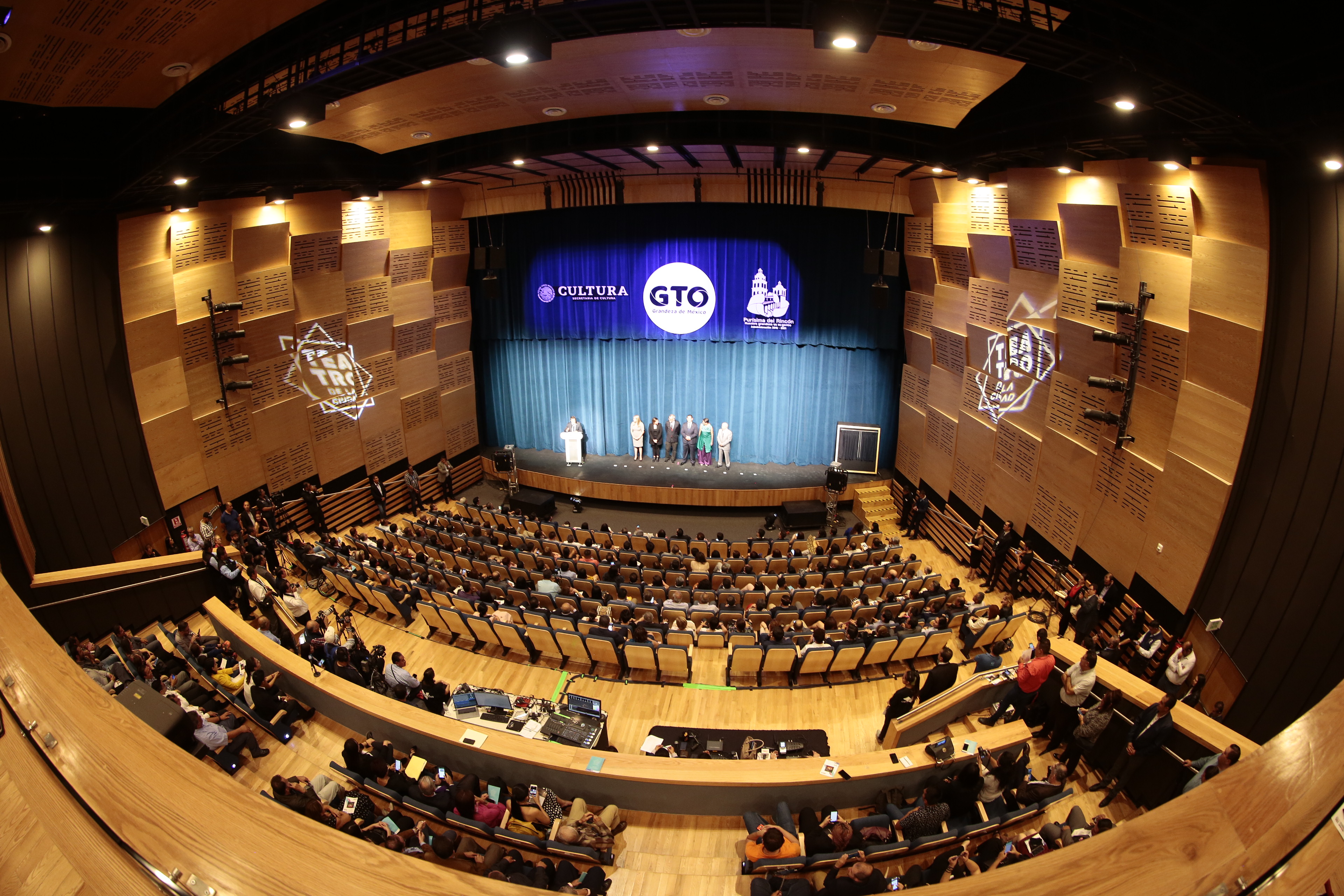 Teatro de Purísima del Rincón recibe a grandes artistas