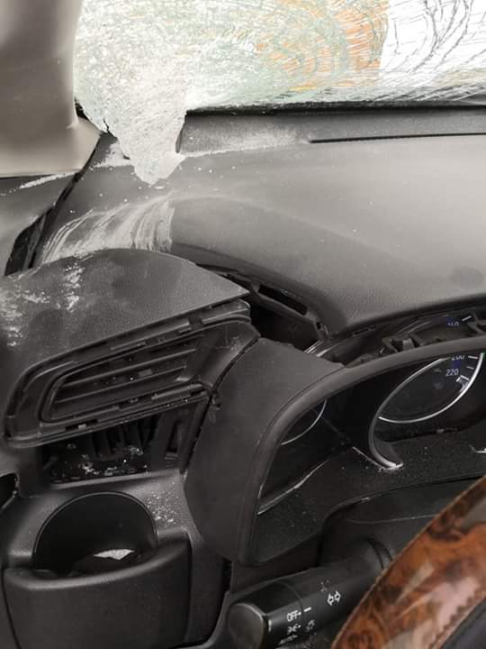Apedrean auto en la Guanajuato-Silao-