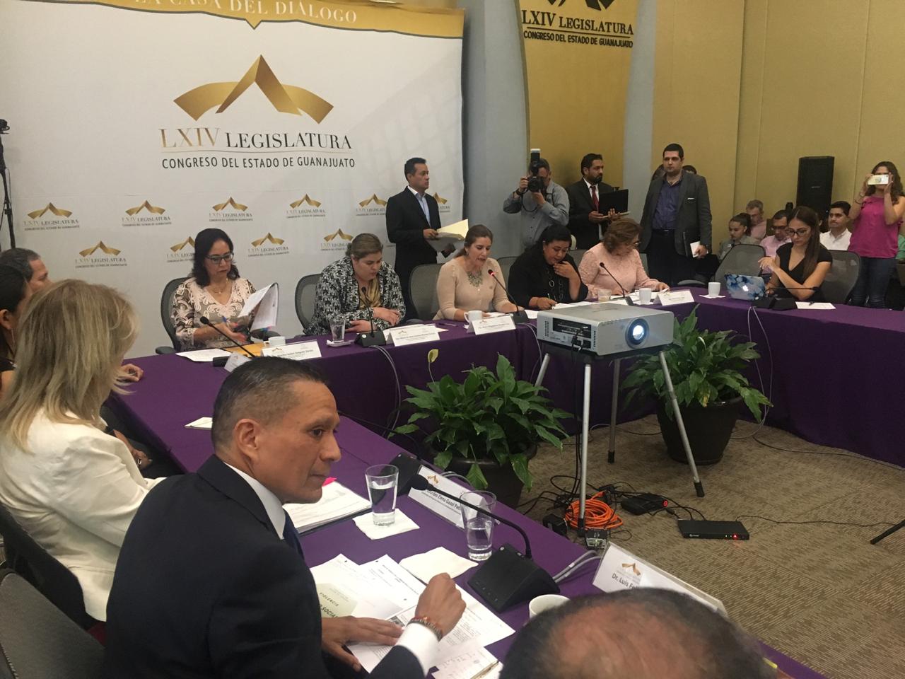 Reconoce rector de la UG que siguen presentándose acoso