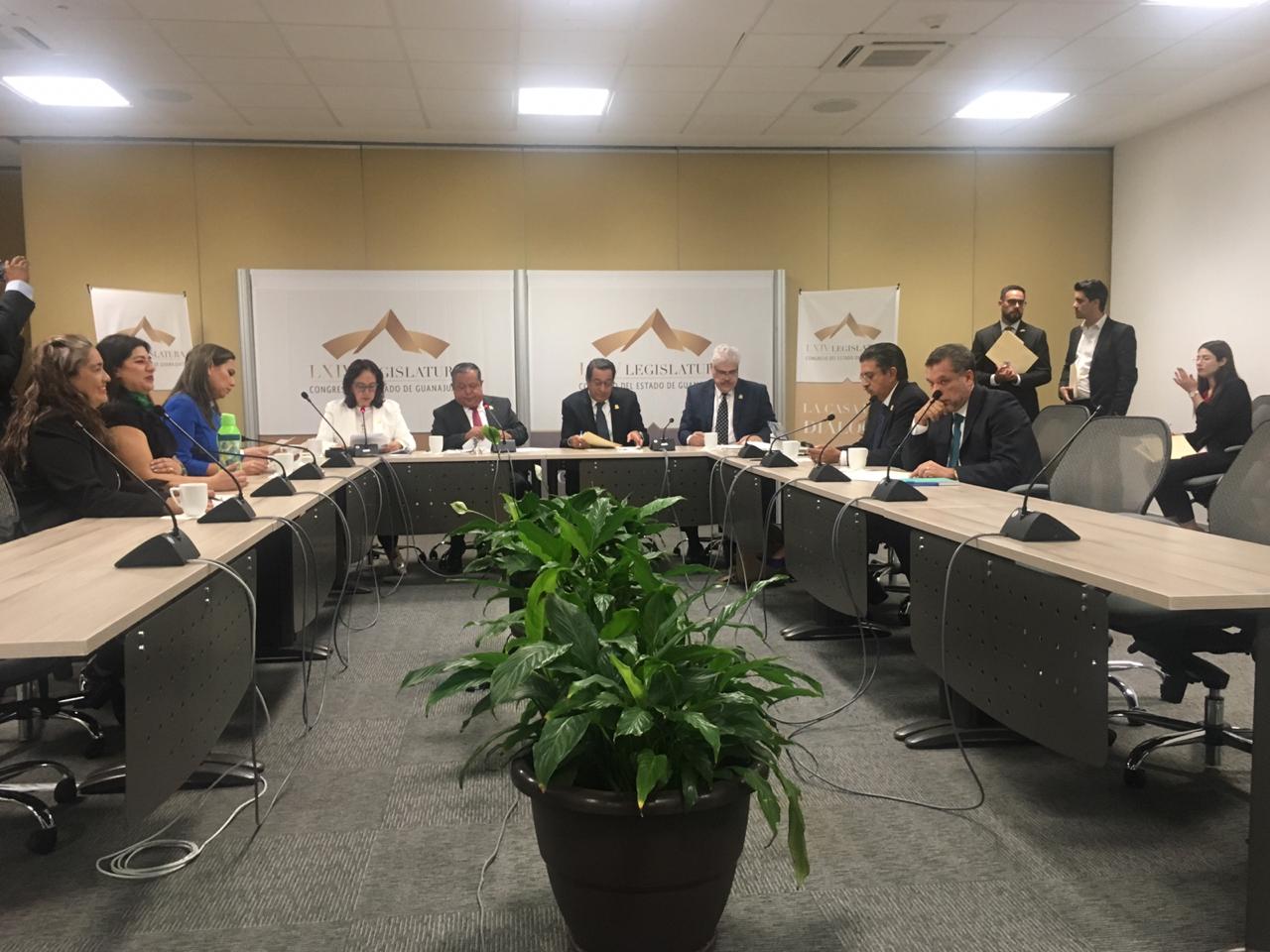Llaman a periodo extraordinario de sesiones en el Congreso