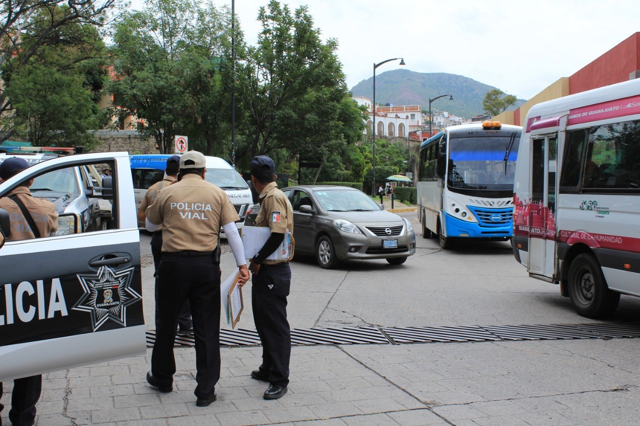 Policías de tránsito en la capital, ahora usan chalecos antibalas