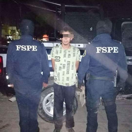Detienen a hombre con drogas en Paso de Perúles