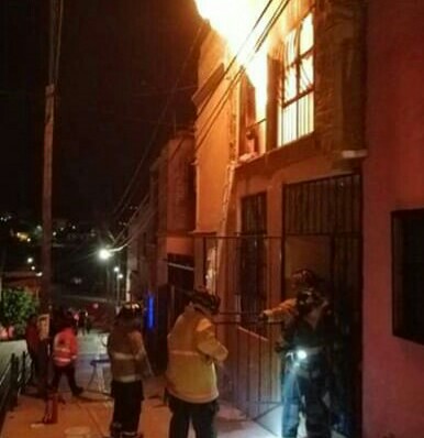 Se incendia habitación en una casa de Pueblito de Rocha