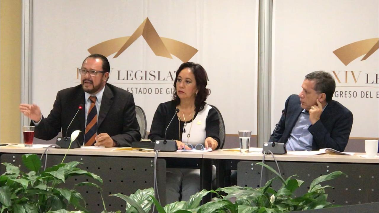 Atora el gobierno federal pagos a maestros de los CETAC