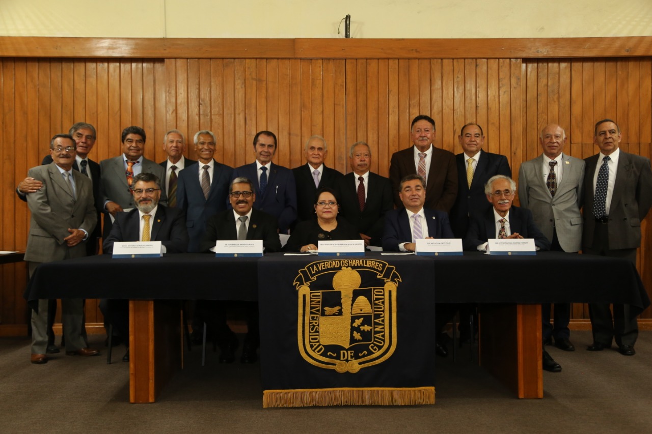 Celebra generación 65-69 de ingenieros civiles