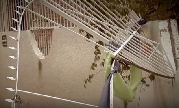 Corren peligro niños por estructura caída en kinder