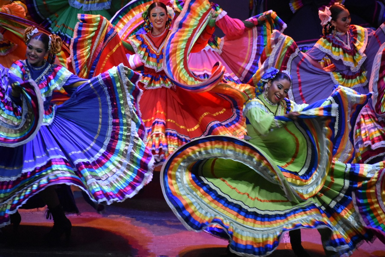 Celebra el grito con danza folclórica “Vallarta Azteca”