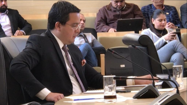 Botan a Ernesto Prieto de Morena