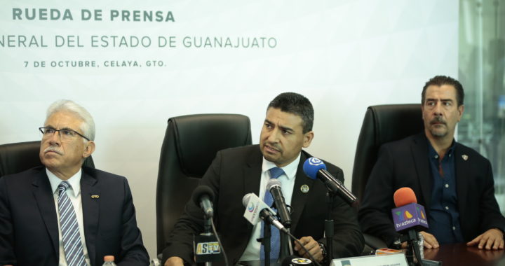 Policías de Cortazar entregan a estatales ante delincuentes