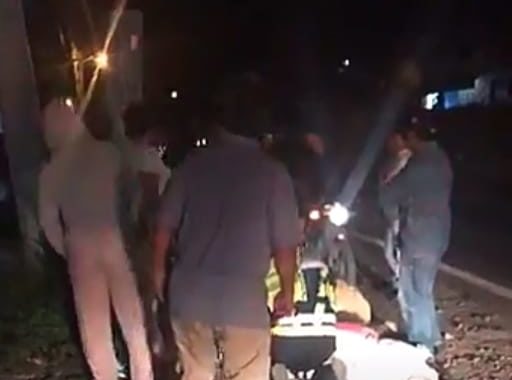 Motociclista atropella a joven