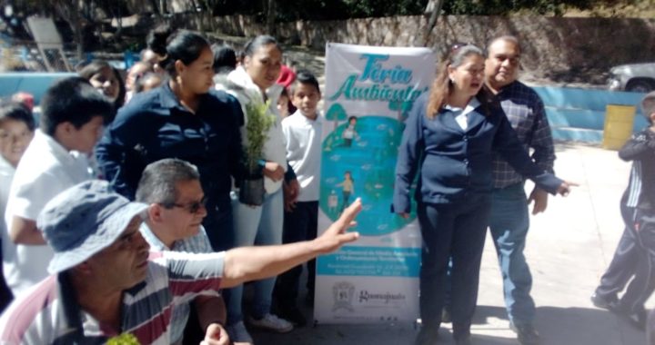 Participan en feria ambiental