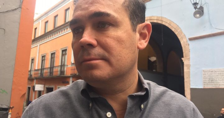 Alcalde capitalino también congela su sueldo