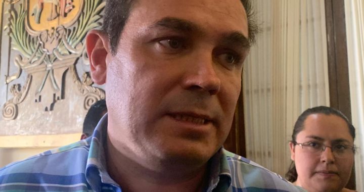 Generaremos programas municipales de apoyos independientes: alcalde
