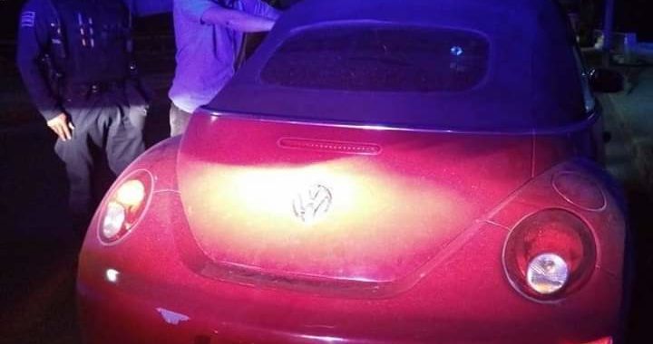 Mujer acusa a su novio por robo de vehículo