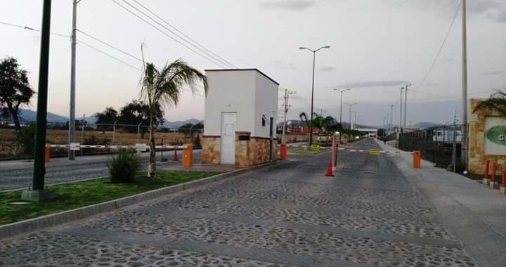 Muere policía al disparar un arma de fuego en su casa