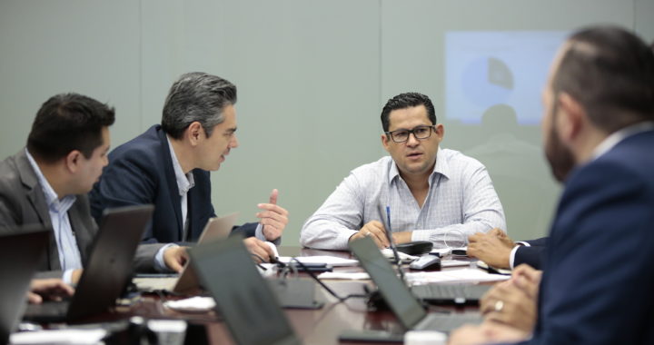 Anuncia gobernador cero incrementos en sueldos en altos niveles