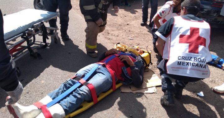 Motociclista queda debajo de pipa en Puentecillas