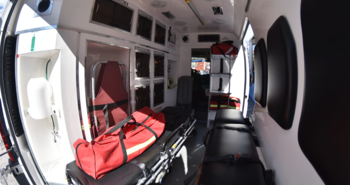 Entregan nueva ambulancia a Protección Civil