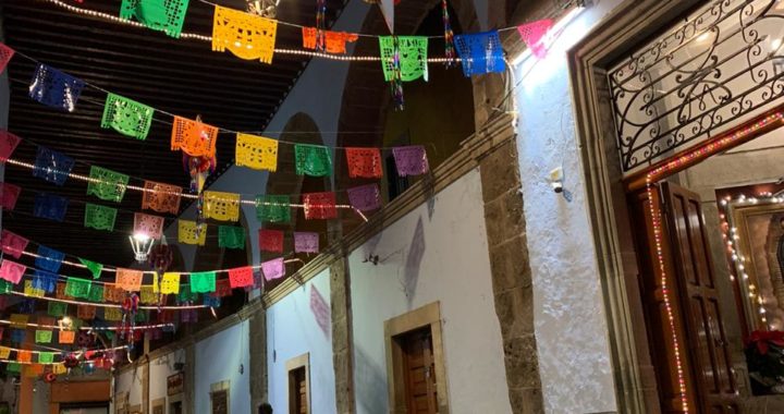 Decoración navideña sería en homenaje al sector salud