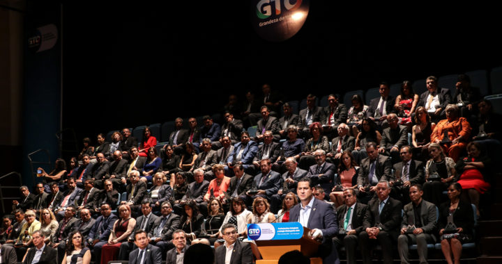 Institucionalizan el día del Profesionista Colegiado