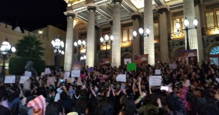 Exigen universitarias Justicia para  Daniela