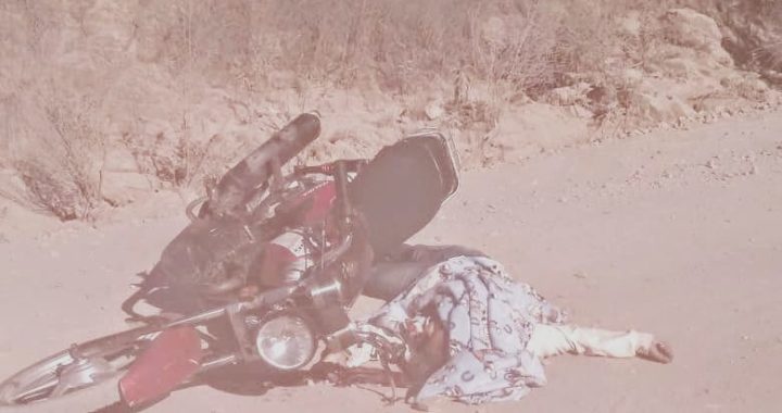 Acribillan a pareja que viajaba en motocicleta