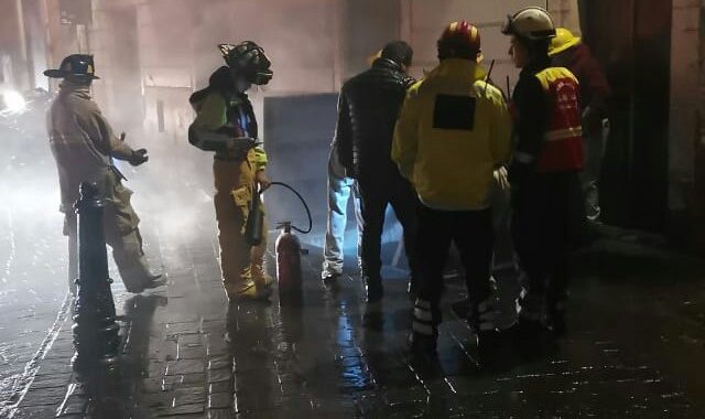 Se queda centro histórico sin luz por incendio de transformador