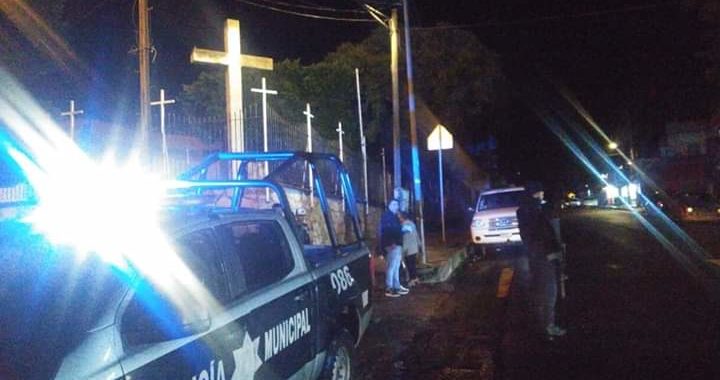 Atacan a balazos a tres hombre