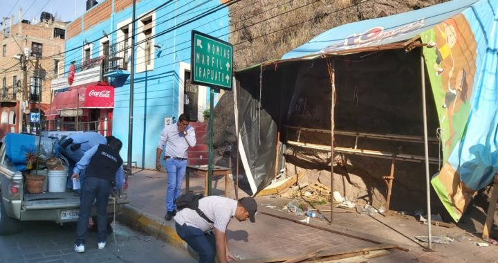 Sigue retiro de puestos en la vía pública
