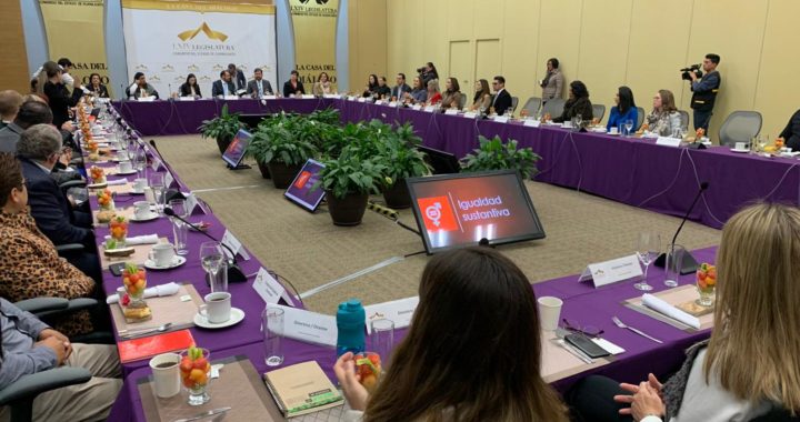 Se requiere eliminar la brecha salarial entre hombres y mujeres