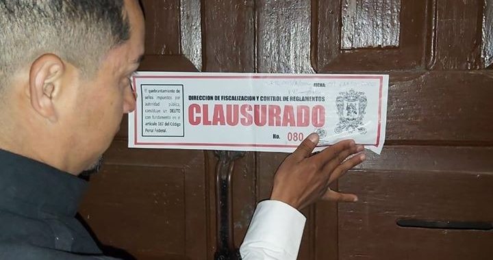 Revisiones incompletas en bares ruidosos
