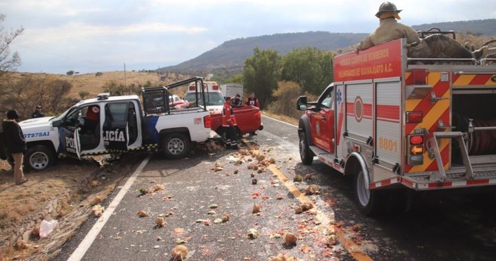 Choca patrulla de FSPE  y camioneta particular