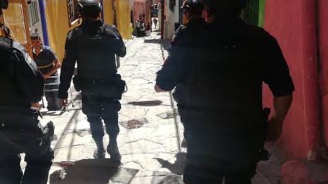 Apedrean a policías en Cerro de Los Leones