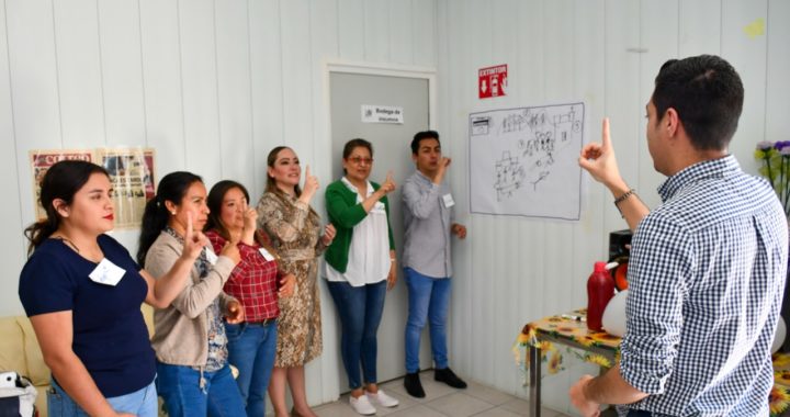 Capacitarán al personal del DIF municipal en lenguaje de señas