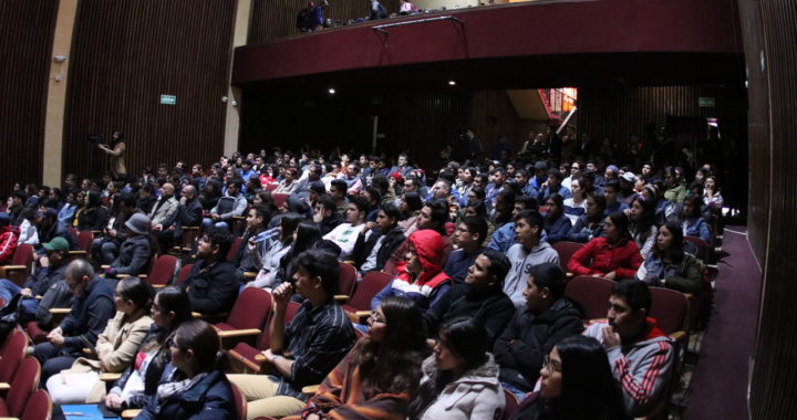 Estudiantes piden apoyos económicos por la contingencia