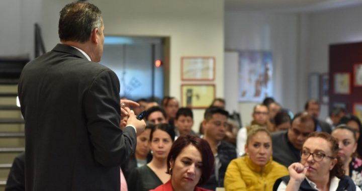 Capacitan a la administración capitalina en derechos humanos