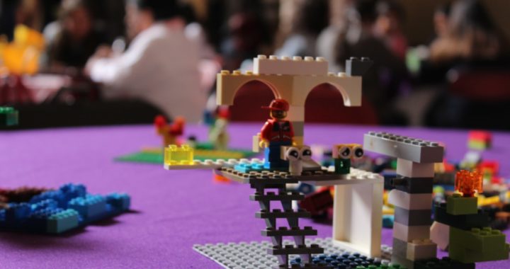 Construyen la Ciudad de la Igualdad con bloques de LEGO