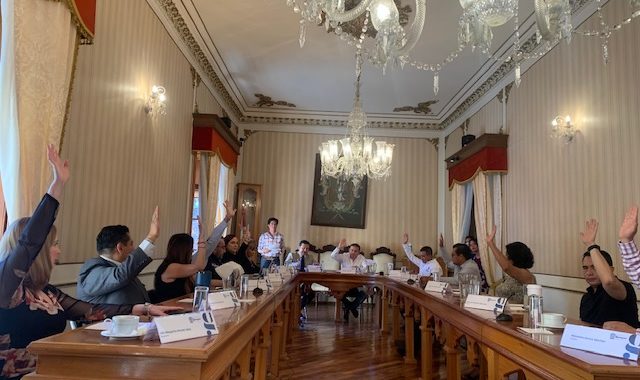 Estalla pleito entre Tey y la nena Castro