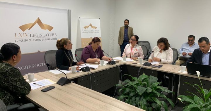 Comisión de Igualdad de Género en contra de la secretaría de la Mujer