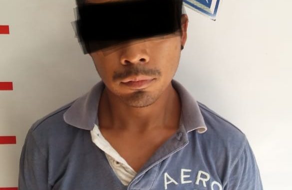 Detienen a hombre con más de cien dosis de droga