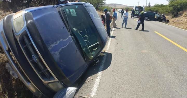 Chocan de frente en carretera