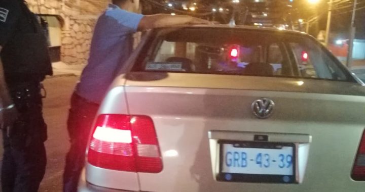 Agreden a policías en calzada del Panteón
