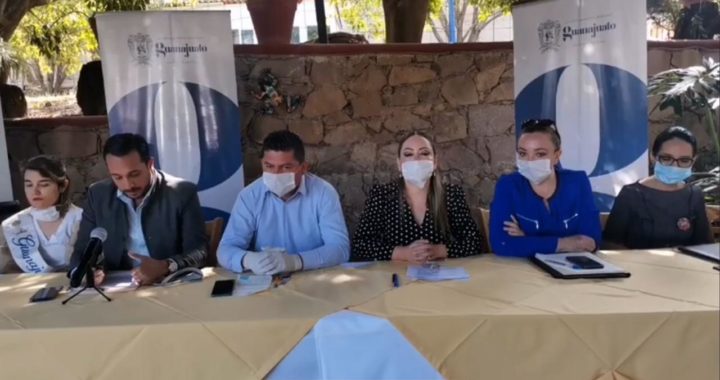 Funcionarios incumplen medidas sanitarias en rueda de prensa