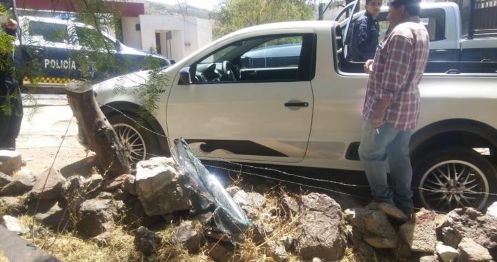 Joven intenta lesionar a policías tras ser descubierto robando